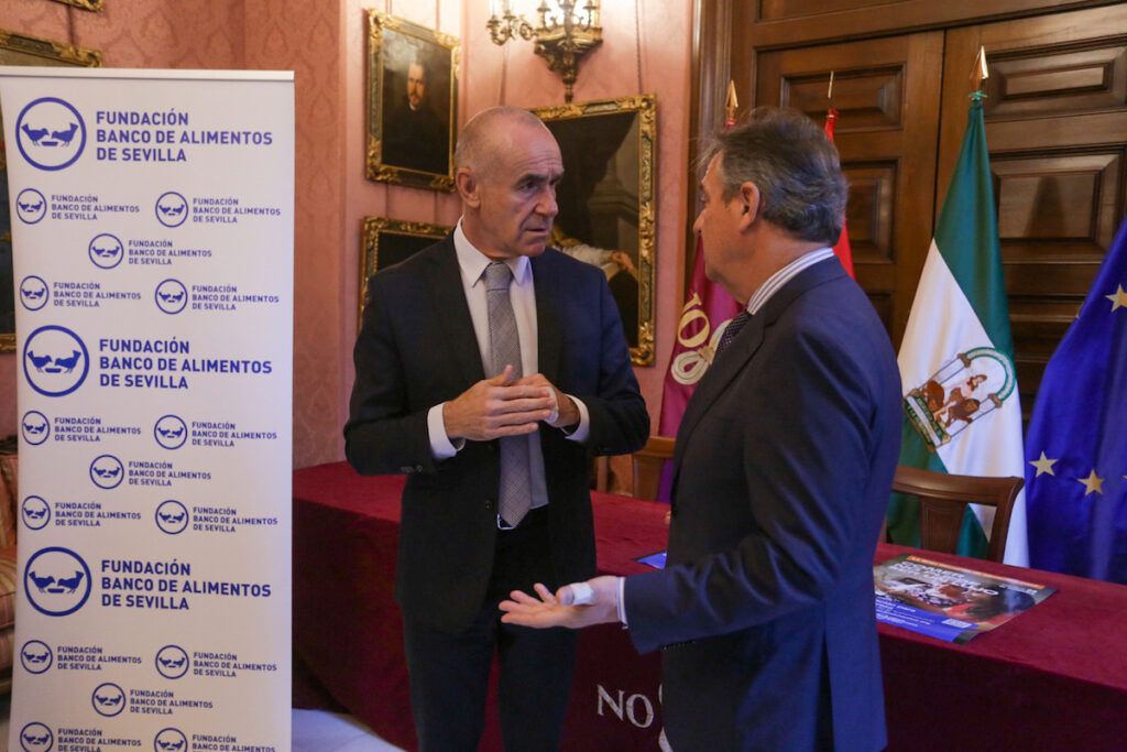 Arranca la Gran Recogida 2022 para el Banco de Alimentos de Sevilla con el alcalde de sevilla